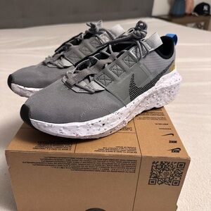 Nike Crater Impact Men Sz 9.5 Gray White Black Athletic Running Shoes DJ6308-001